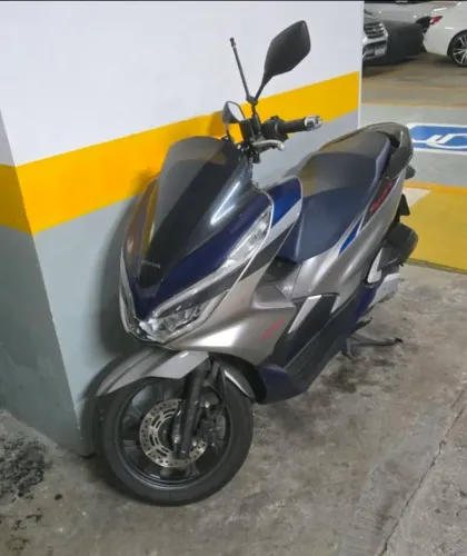 Pcx Pouco usada, sem detalhes original