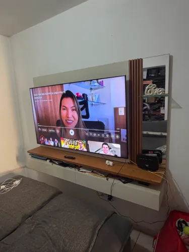 Painel de TV 65 Polegadas