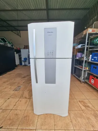 Geladeira Frost Free Duplex Electrolux df80 553litros 127 volts bem conservada funcionando