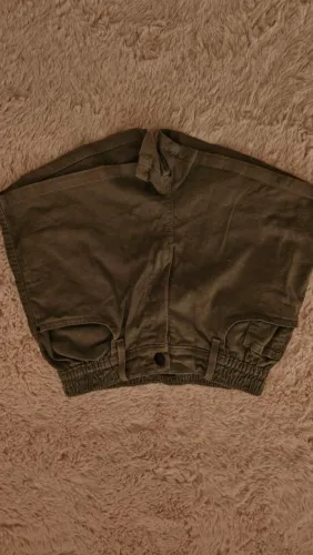 Short jeans verde musgo
