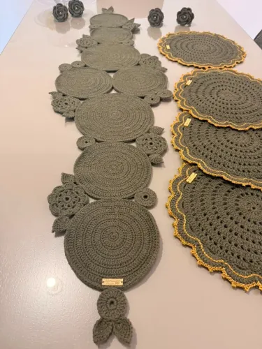 TRILHO DE MESA CROCHE