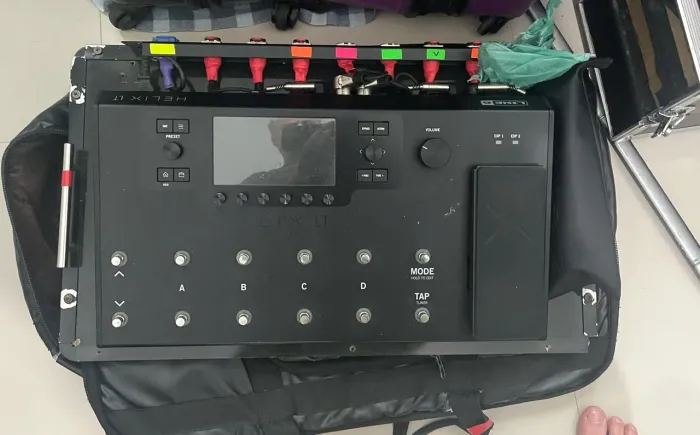 LINE 6 HÉLIX LT