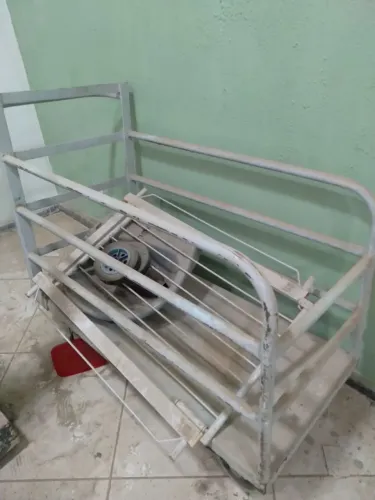 Carrinho de ferro para material de construçao