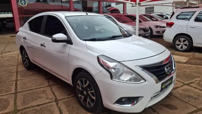 Nissan Versa SL 1.6 16V Flexstart 4P Aut. 2017