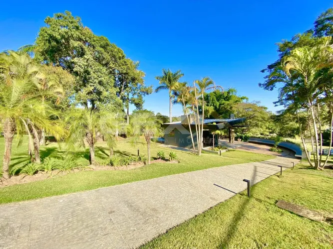 Terreno à Venda no Condomínio Residencial Jardins em Carmo do Cajuru MG.
