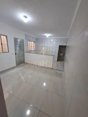 Casa para locação em São Paulo-SP, Parque Savoi City - 2 quartos, 1 sala, 1 banheiro, 75m²