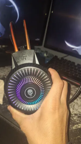 Headset Gamer com RGB e Microfone
