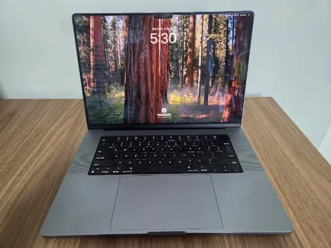 MacBook Pro 16" M2 Pro (2023) - 16GB RAM - Excelente Estado