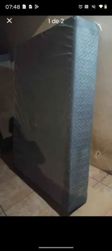 Vendo base box de casal com pezinho entrego 