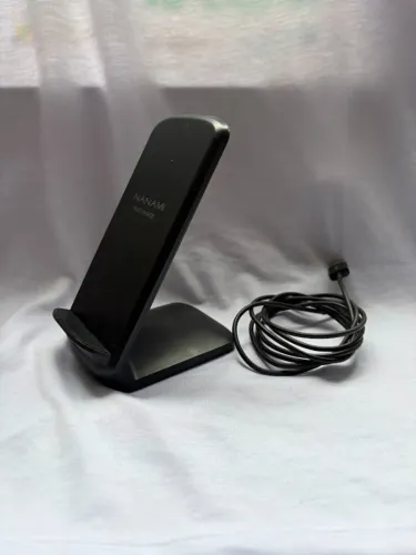 carregador sem fio por indução de mesa (Wireless Charging Stand) da marca NANAMI