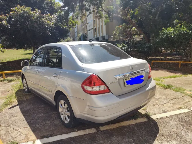 Nissan Tiida Sedan 1.8 16V Flex Fuel 4P Aut. 2013