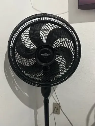 Ventilador de Coluna Britânia 160W Turbo