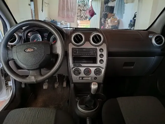 Ford Fiesta Sed. 1.6 8V Flex 4P 2013