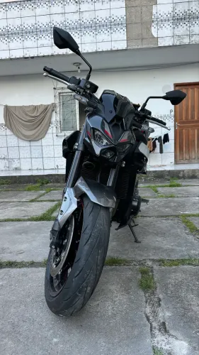 Kawasaki Z900 2025/2026 - Apenas 1.500 km