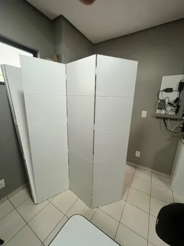 Vende se três peças de biombo