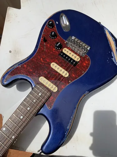 Guitarra Stratocaster Condor Custom