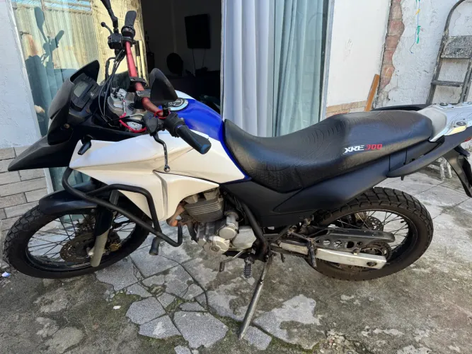 Vendo Moto Honda XRE 300cc 2014