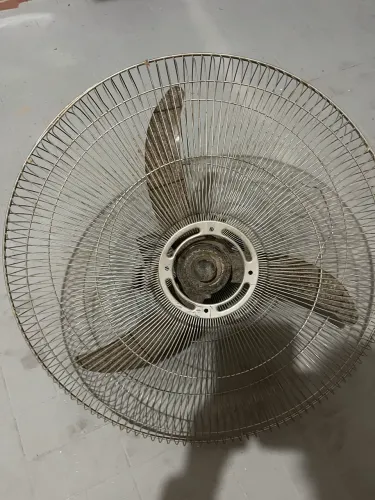 Ventilador de coluna / parede ( usado / funcionando ) 110 volts