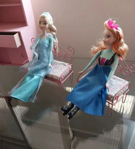 Lindas bonecas Barbie Elsa e Ana