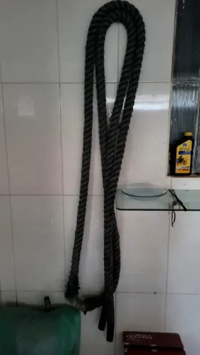 Vende-se Corda Naval de 6 metros para fazer exercícios.