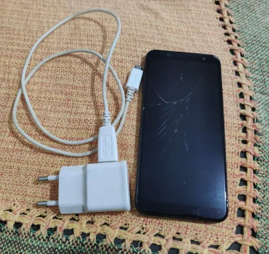 Samsung Galaxy J6 (32GB)