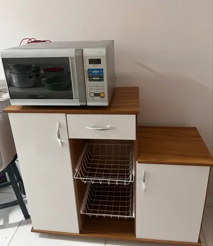 Vendo móvel fruteira com 2 portas