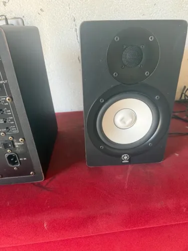 Monitores de áudio YAMAHA HS5