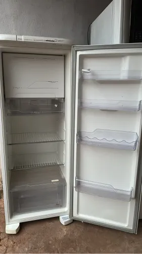 Geladeira electrolux RFE39 frostfree