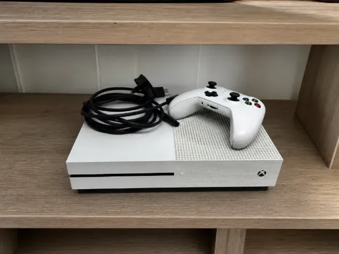Xbox One S 1TB + Controle Original
