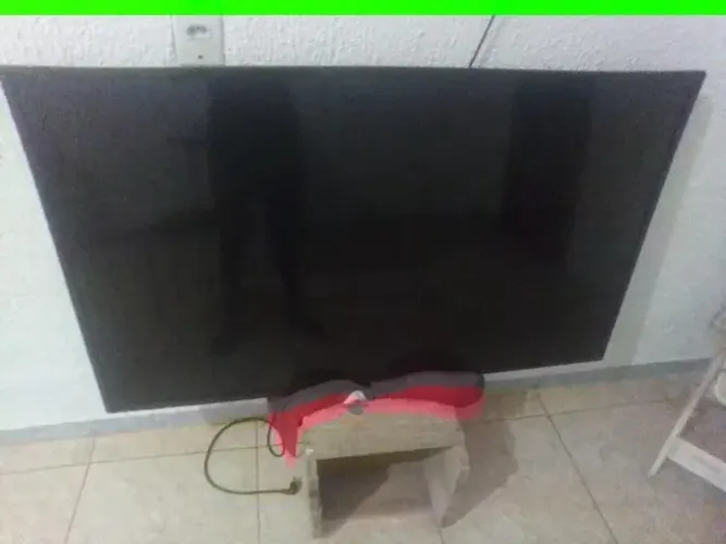 Televisão de 60 polegadas está funcionando perfeitamente