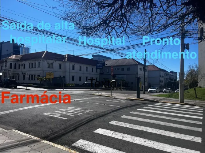 Farmácia na esquina do Hospital em Farroupilha
