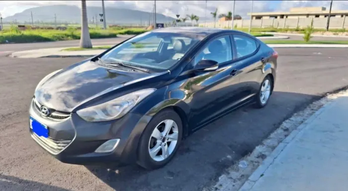 Hyundai Elantra GLS 2.0 16V Flex Aut. 2013