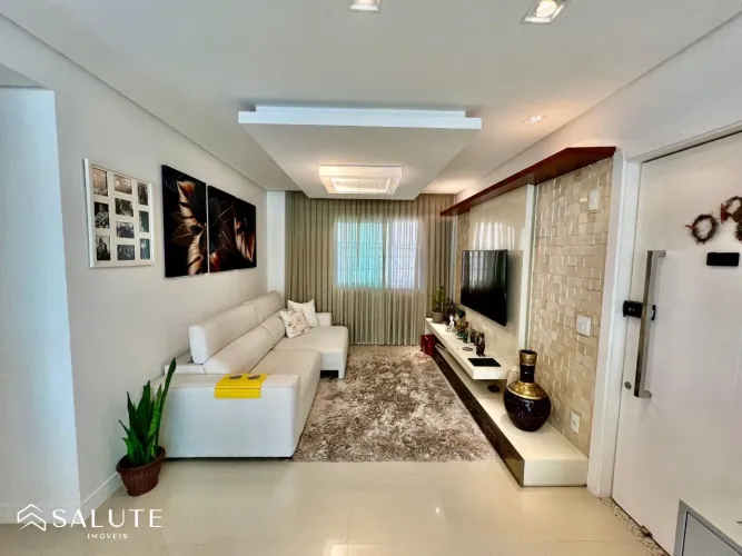 Apartamento aluguel anual 3 suítes no Centro.