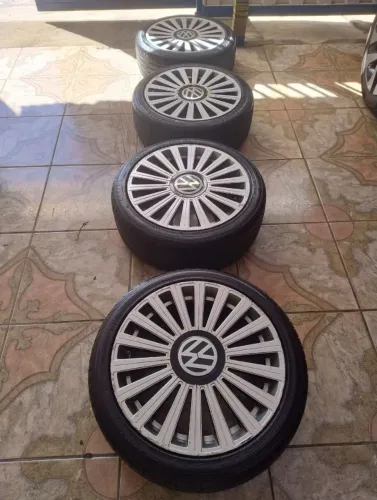 Jg Roda com Pneus Furação 4x100