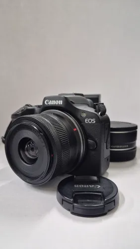 OPORTUNIDADE! CANON MIRRORLESS - EOS R100 