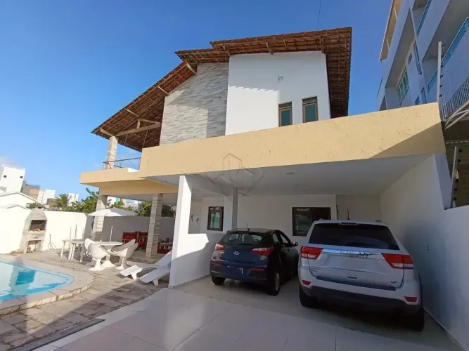 Casa Espetacular para venda em Intermares - 400m do Mar, 5 Suítes, Piscina e Conforto Tota