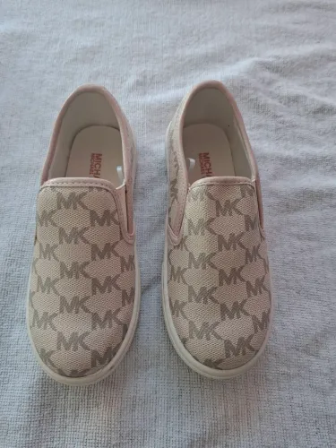 Tênis Slip On menina marca Michael Kors n° 28/29 (couro)