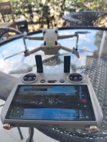 Drone mini 4 pro fly more controle rc2 com tela