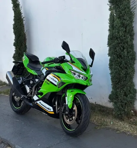 Kawasaki ZX-4RR 2026