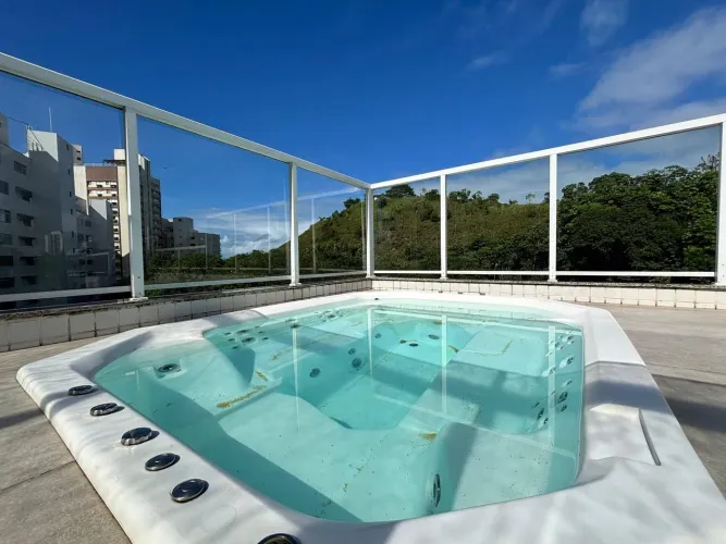 Cobertura nas Astúrias no Guarujá, SP | QVista Inteligência Imobiliária Guarujá