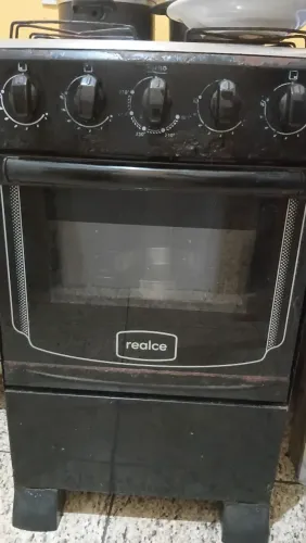 Vende-se fogão 80R$, 4 bocas, forno funcionando normalmente