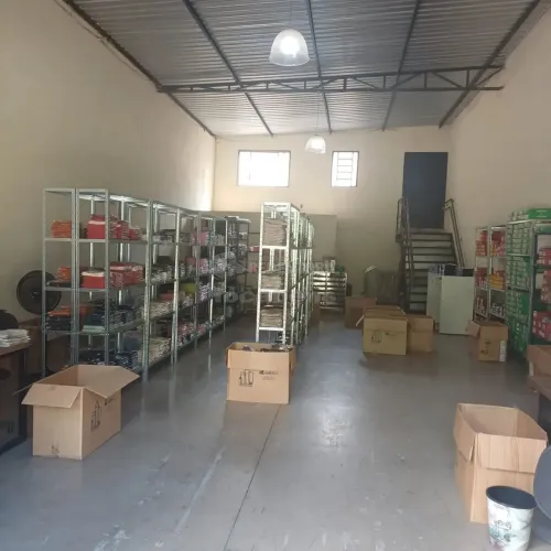 Locação - Salão Comercial no Residencial Palestra