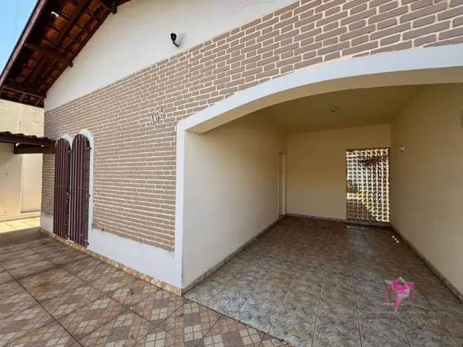Casa com 4 dormitórios à venda, 164 m² por R$ 450.000,00 - Centro - Leme/SP