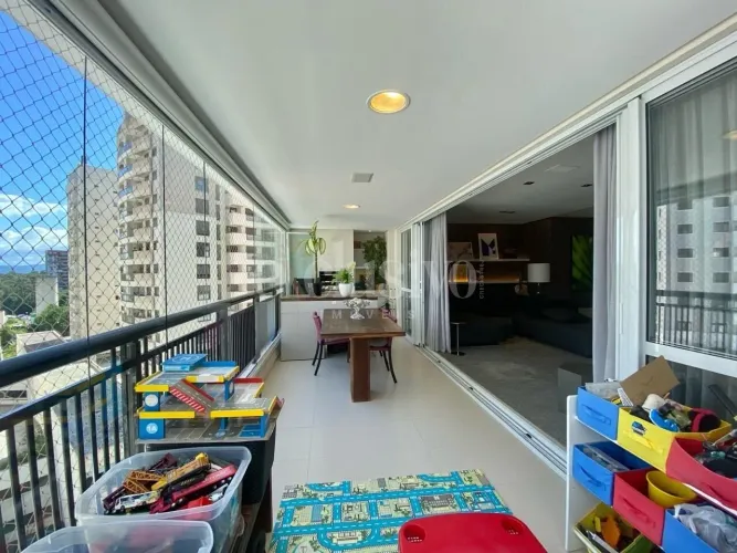 Apartamento 3 dormitórios, sendo 2 suítes, sacada com churrasqueira e 3 vagas