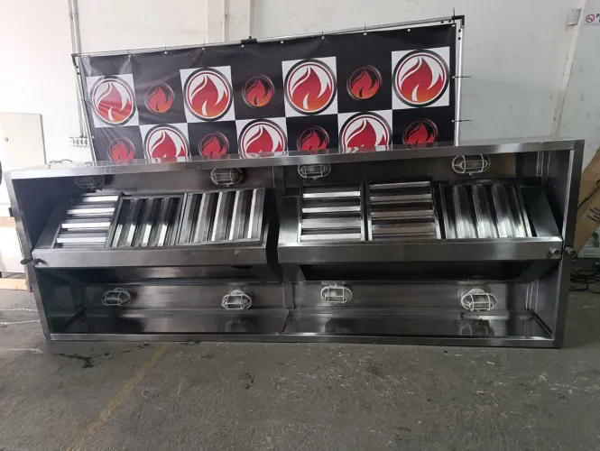 Coifa 3,40x1,22x80 industrial com filtros toda no aço inox usada estado de nova <br>