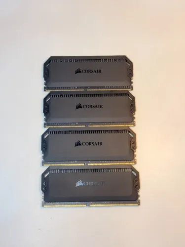 Memoria Ram Corsair DOMINATOR PLATINUM RGB DDR4 32GB 3200MHz (4x8GB) UR0287 (CMT16GX4M2Z32