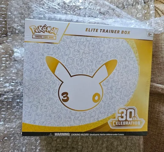 ETB Pokémon celebrações 30 anos