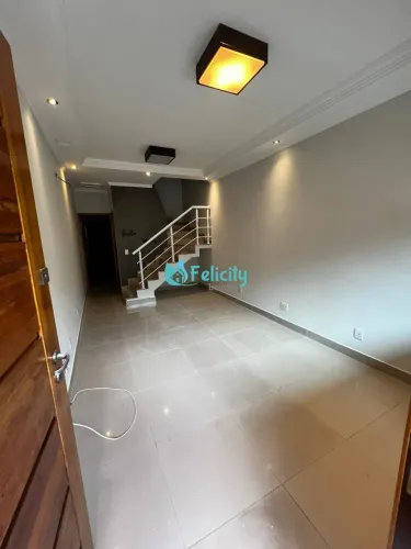 Casa de Condomínio com 2 suítes, 2 vagas, 81m2 no Jaraguá