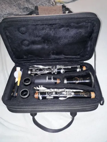 Clarinete Eagle 