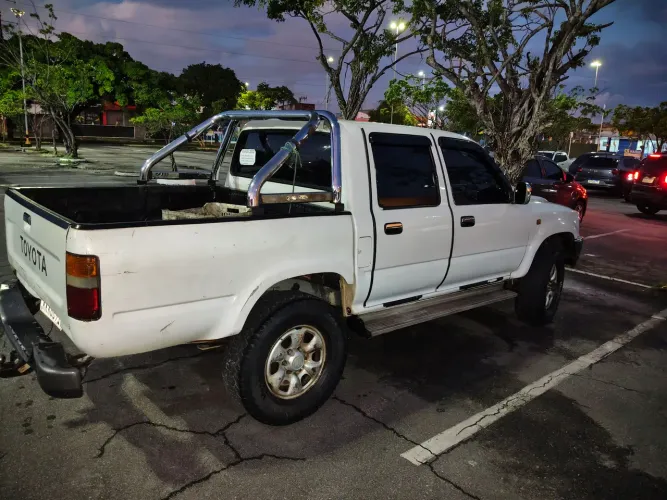 Toyota Hilux CD SR 4X4 3.0 8V 90cv Diesel 2002